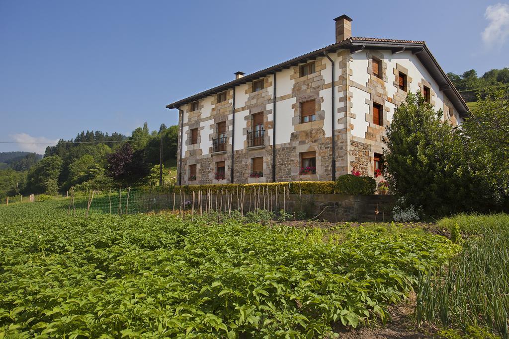 Hotel Agroturismo Ibarre Anzuola Esterno foto