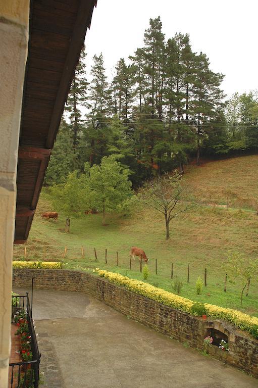 Hotel Agroturismo Ibarre Anzuola Esterno foto